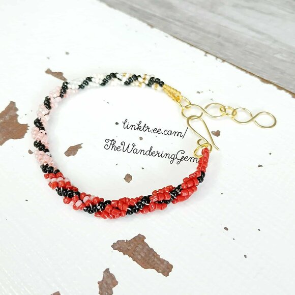 Gradient Spiral Beaded Bracelet, Red Pink White & Black, Adjustable 7 - 9" - Picture 4 of 8
